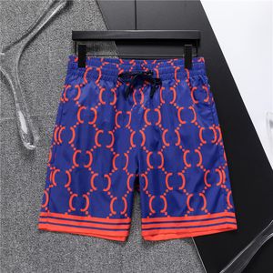 2024 Designer de shorts masculinos Novos calças de surf de verão Cadeia clássica de letra de letra de letra pequena esportes de tração Casual Pants de praia Asiático M-3xl