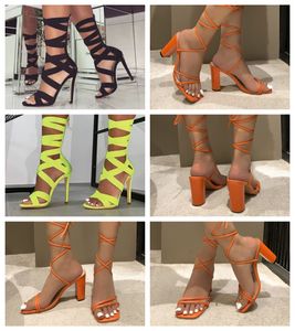 Sandaler Decoration Top Designer High Heels Wedding Shoes Sexig fotled Rem Riktigt läder Sole Sandal Crystal Stiletto Heel Womens Shoes 36-43