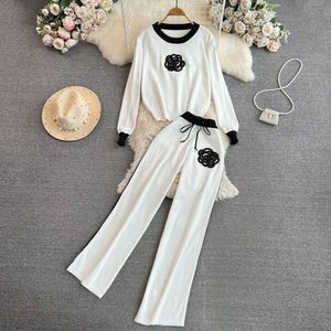 Women's spring new o-neck knitted black flower embroidery sweater jumper and color block long pants twinset 2 pcs suit SMLXL