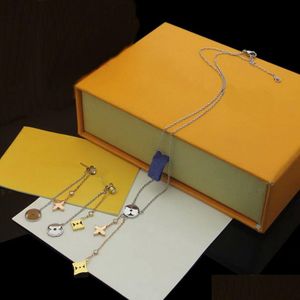 Örhängen halsband Europe America Modestil smycken set lady kvinnor guld/sier-färg hårdvara tasslar ihåliga utsättningar diamant pe dhm8x