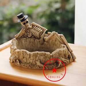 Senaste Cool Harts Reting AshTray Innovative Art Skull Form Desktop Tobacco Cigarett Tips Stöd Portable Container Bracket Holder Soot Ash Ashtrays DHL