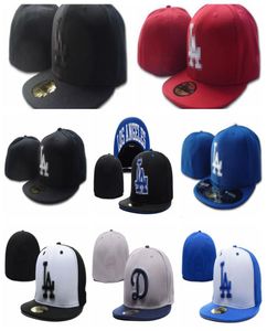 2021 FILTED Snapbacks Hats Toronto La Cap Football Hip Hop Regulację Basketball Haftowe czapki czapkę pomp pomps zimowe dzianiny CA1114268