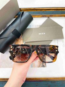 Designer Fashion Solglasögon för kvinnor och män online -butik Dita solglasögon Modell: DTS418 med original Box 64V5