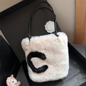 Elegante emblema peludo mulheres bolsa de ombro luxo designer bolsa bolsa tendência compras embreagem viagem aeroporto sacos moeda bolsa titular do cartão mala fanny pacote sacoche 25c