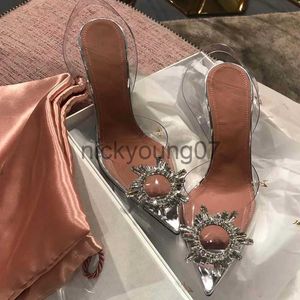 Sandaler Transparenta PVC Sandaler Kvinnor pekade Clear Crystal Cup High Heel Stilettos Sexiga pumpar Summerskor Peep Toe Women Pumpar Storlek 43J240122