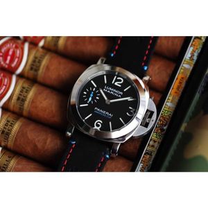 Projektantka zegarki na rękę dla mężczyzn mechaniczny automatyczny ruch Sapphire Mirror 44 mm Cowhide Watchband Sport zegarki