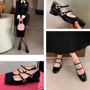 Luxury Designer Slingbacks Woven Dress Shoes with Rhinestone Decoration Women High Heel Pointed Casual Strap Buckle Fashion Sandals