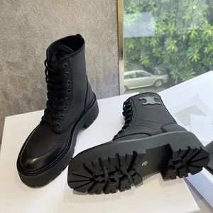 مصمم حذاء الكاحل الفاخر Women Boots Boot Boot Boot Boot أزياء الكعب المكتنزة أحذية مارتن دافئة