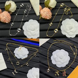 Collane con ciondolo serie L di design per donna Bianco Fritillaria 18 carati Oro rosa Argento Classico Presbiopia Collana di diamanti popolare regalo di gioielli di lusso