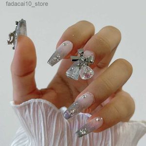 Falska naglar återanvändbara falska naglar Lång lyxstil Tryck på naglar Snöflinga Vinterdesign Lim Acrylicnail For Girls Q240122