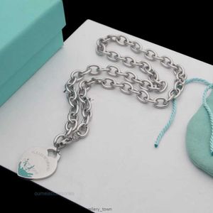 Tiffanyans S925高品質2024新しいデザイナーブランドスタイル有名なハートネックレスホットレッドピンクグリーンエナメル充填ネクタリンビーズチェーン