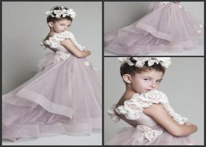 Handmade Flowers Little Angle Ball Gown Flower Girls039 Dresses Cheap Tulle Strapless Princess Kid Wedding Party Gown Pageant D4441097