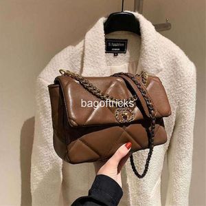 Bu yılki popüler basit elmas desen işlemeli küçük kare sonbahar yeni Batılı çok yönlü bir omuz crossbody kadın