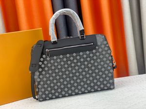 2024 Tote Designer Bag Handväska axelväska crossbody väska för mäns messenger väska kvinnors högkvalitativa läderkontor portfölj 48260