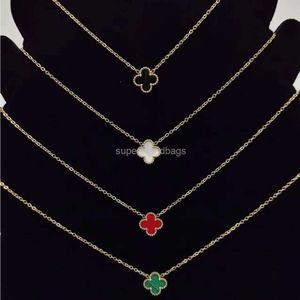 Fashion jewelry clover Fashionable and Lucky Clover Necklace Titanium Steel 18K Gold Unique Design High Grade Internet Celebrity Same Style