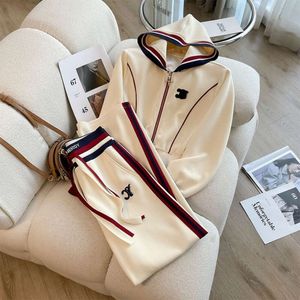 Kvinnor Set Designer Suit Fashion Casual Sports Suit Stand-Up Cardigan Short Sweater Hög midja