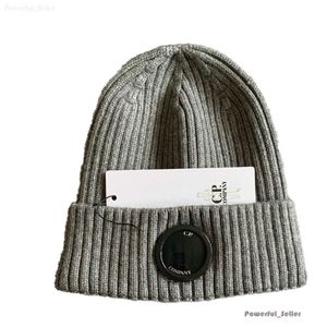 CP HAT DESIGNER Två linsglasögonglasögon Beanies Men CP Stickade Hattar Skull Caps Outdoor Women oundvikliga vinter Beanie Black Grey Bonnet 2412