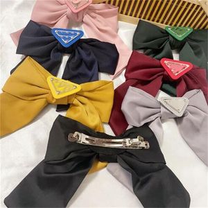 Kids Girls Hair Clips Designer Triangle Letter Hairpins Classic Bowknot Barrettes Ladies Fashion HairJewelry Headdress Luxury Hair Accessories