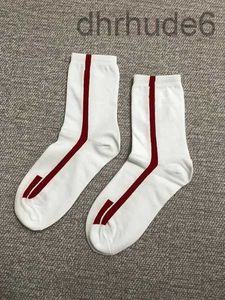 Designer Kurze Socken für Frauen Mädchen 2021 Neue Mode p Brief Gedruckt Gestreiften Nylon Schuhe Strumpfwaren Mid-kalb Länge streetwear Geschenke KFDD