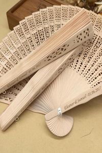 Kişiselleştirilmiş Sandal Ağacı Katlanır El Fanları Organza Çantası Düğün Fan Partisi Partisi Elde Yuvaları 50 PCS Lot6797879