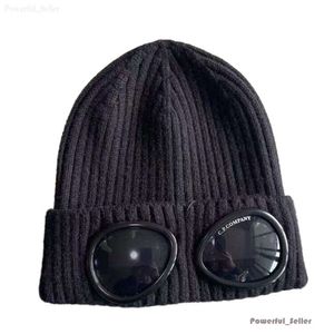 CP HAT DESIGNER Två linsglasögonglasögon Beanies Men CP Stickade hattar Skull Caps Outdoor Women oundvikliga vinter Beanie Black Grey Bonnet 2171