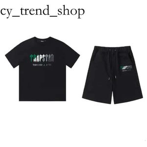 Tasarımcı Trapstar Ceket Erkek Tişörtleri 2023 Yeni Yaz Trapstar Ceket Baskılı Pamuklu Tshirt Erkekler Plaj Şortları Street Giyim Trailsuit Erkekler Spor Giyim Haikyuu 66