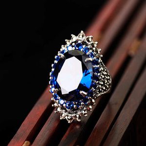 Кольца-кольца Серебряные украшения Тайское серебряное кольцо Ювелирные изделия с красным гранатом Преувеличенное черное минеральное кольцо Ntvy