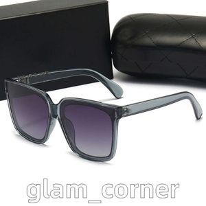 Designer-Brille, Original-Outlets, Spiegel, Brillen, Accessoires, Outdoor-Sport, stilvoll, Sonne mit Sonnenbrille, Mode, Computer