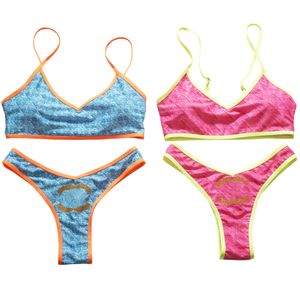 Varumärke Biquini Set Letter Print Thong Badkläder för kvinnor Sommarstrand vadderad simning Swimsut Deep V Baddräkt
