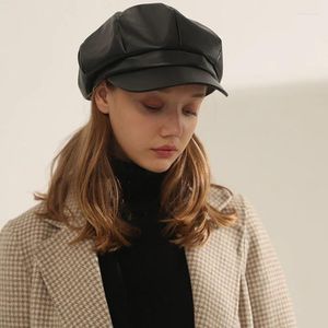 Berets vintage skórzany ośmioboczny beret damski sobo -czapka stylowa artysta pu casual malarz na zimę