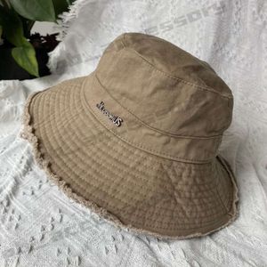 Luxury Bucket Hat Wide Brim Hats Designer Bucket Hat Beach Hat Sun Protection Cap Mens Women Canvas Denim Basin Hats Summer Sun Hat With Justerable Chin Strap Hat 592