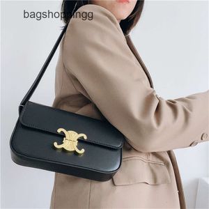 حقائب الحقائب Crossbody CE حقائب اليد الفاخرة النسائية حقيبة الانتصار قوس القوس الإبط الجلود حقيبة للسيدات الأزياء الأزياء Beancurd Bag VWG7