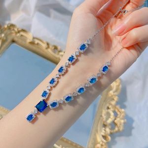 Anhänger Halsketten 2024 Luxus Silber Farbe Eimulation Saphir Choker Halskette Frauen Vintage Bankett Party Collier Valentinstag Geschenk