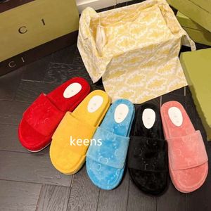 Fashion slippers Designer exquisite sandals solid color thick soles comfortable outdoor casual shoes beach holiday all match dress shoes trend