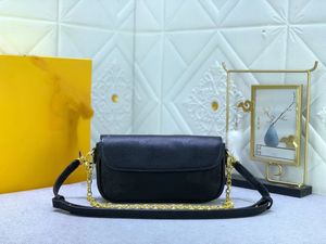 Designer Luksusowe kobiety Wysokiej jakości moda Solid Kolor łańcuch torebki stały kolor nadrukowany torba na ramię Crossbody Bagieette Bag 82210