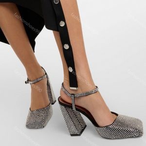 アミナ・ムアディ・シャーロット・サンダルデザイナー女性靴サテンの分厚いかかとスクエア・トゥー・ドレスファッション・クリスタル・パーティー・シューズ工場靴35-42