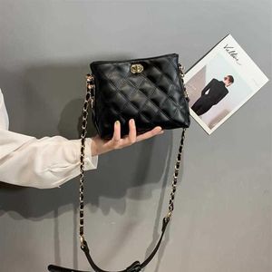 style Small bag woman Fashion 2021 fashionable ladies one-shoulder messenger chain Rhombus high-capacity Handbag233q