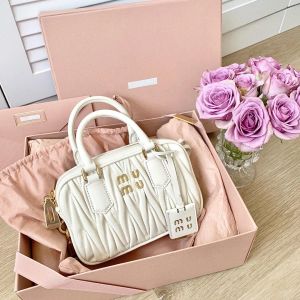 Luxurys miui designer bolsa de bolsa moda Man Matelasse boliche bolsa de couro crossbody saco de ombro maquia