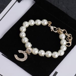 Toppmode Pearl Armband Chain Designer Armband Lover Charm Armband Letter For Woman Wedding Present smycken