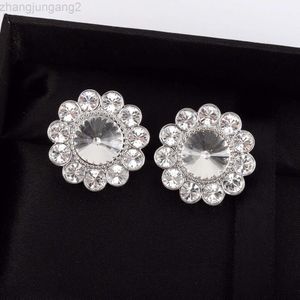 Designer Miui Miui Earring Miao Familys New Earless Earrings for Women Imitation Crystal Fashion Style Flower Full Diamond Earrings with Sunflower Ear Clips for Wom
