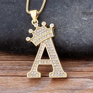 Colares de pingente Nidin Novo Luxo Cobre Zircão A-Z Coroa Alfabeto Pingente Cadeia Colar Hip-Hop Estilo Moda Mulher Homem Nome Inicial Jóias YQ240124