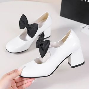 Damen High Heels gewölbte Schuhe Marie Janes Frühlingslicht dicker neuer Schuh Designer 2024 Marke elegantes Kleid Pumpe Zapatos Mujer 240123