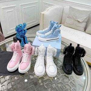 Designer Casual Shoes Women Wheeled Sneakers Luxury High Tops with Bags Military Boots Versatile Stylist Shoes Fashionable Lace Up Flat Sneakers