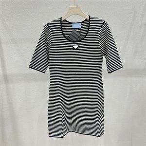 Striped Knits T Shirts Dresses For Women Designer Metal Badge Casual Dress Short Sleeve Knitted Tops