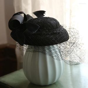 Berets Vintage Blue Black Bow Veil Wedding Hat Women Feather Lace Fascinator Hair Clips Royal Tea Race Show Party Fedora Headdress