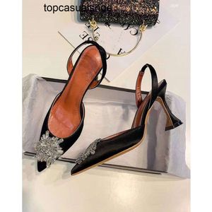 AMINA MUADDI SATIN SANDALS KVINNA DESIGNERS SANDAL ITALIEN BEGUM Sling Begum Crystal Brosch Slingback Pumpar Black Shoes Sandals For Women Heels Designer