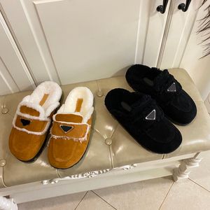 Yeni Shearling Terlik Düz Lüks Kürk Terozlu Odası Baotou Tasarımcı Mules Scuffs Kadın Yün Ayakkabı Kış Sıcak Genişletilmiş Kauçuk Sole Kabarık Üst Kalıcı Lug Bread