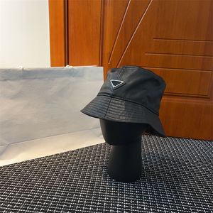 Designer Hats Men Leather Bucket Hat Triangle Baseball Cap Inverted Solid Design Men Women Fashion Ball Caps