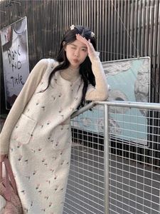カジュアルドレスコロボフヴィンテージ模倣ラムウールベストドレス女性冬のスカートフラワーエムーディリー韓国ファッション長
