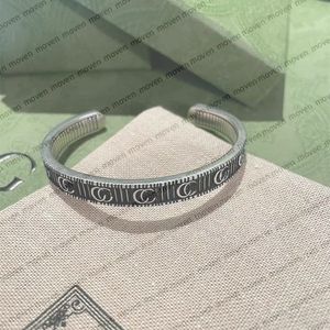 Top Quality Women Opening Bracelets Vintage Interlocking Letter Bangle for Gift Ladies Designer Bracelet with Box